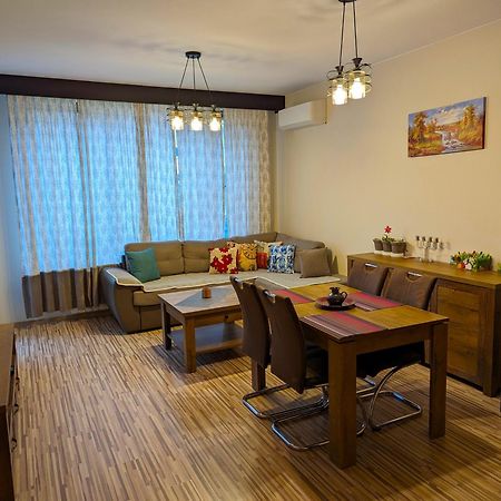 Business And Leisure Apartments In Mladost 2 With Free Garage София Экстерьер фото