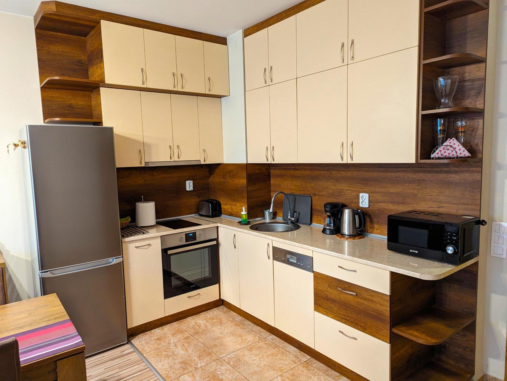 Business And Leisure Apartments In Mladost 2 With Free Garage София Экстерьер фото