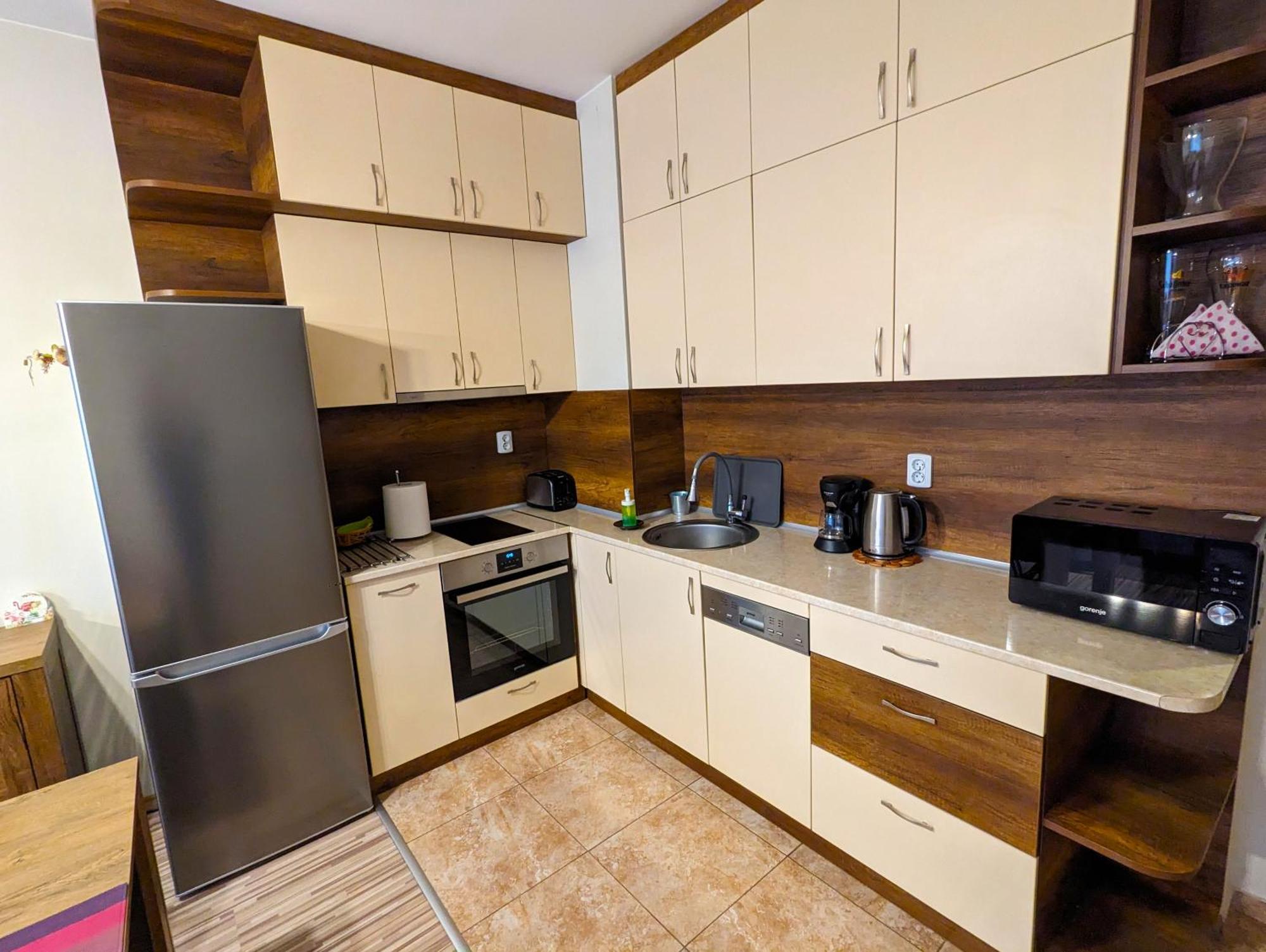 Business And Leisure Apartments In Mladost 2 With Free Garage София Экстерьер фото